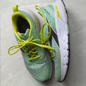 Diadora mythos Volo running shoe